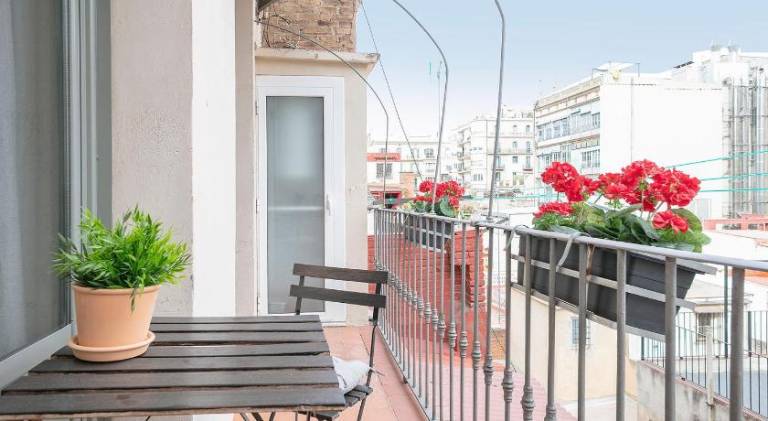 Fully equipped apartment | Next to Casa Milà | Pets are welcome — photo 3