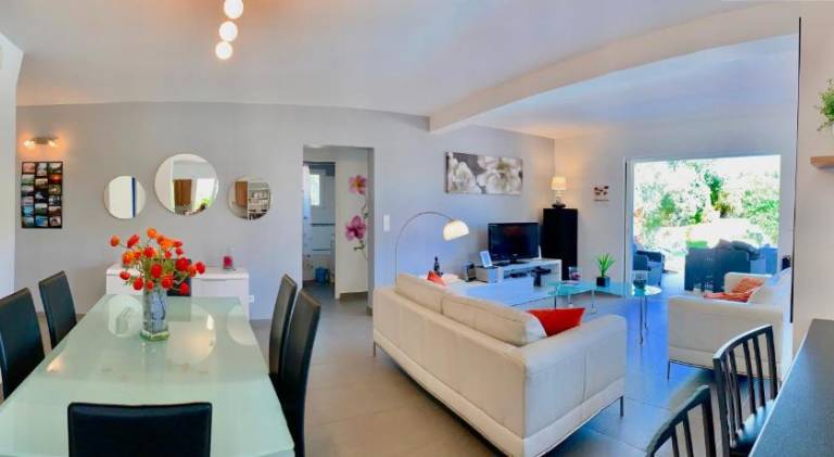 Big villa with pool | Pets are welcome — photo 2
