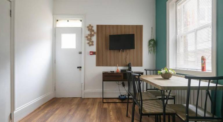 Apartment with 2 rooms for 6 persons — photo 3