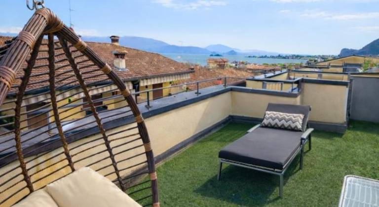 Rental apartment with patio & pool — photo 4