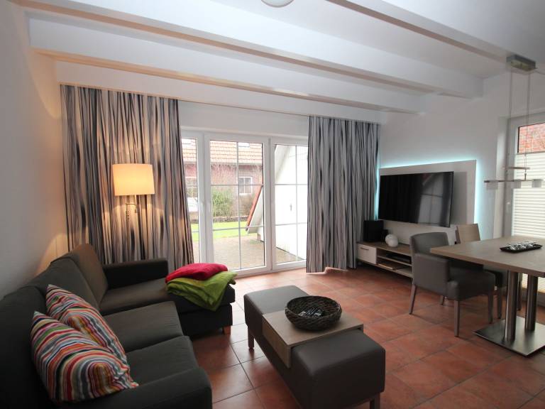 Vacation home with pool in Butjadingen