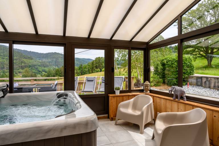 Chalet 'Le Brusyna' with Mountain View, Whirlpool, Private Terrace and Wi-Fi — photo 2