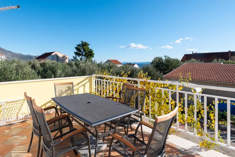 Rental apartment with BBQ, yard & patio | City view in Dubrovnik