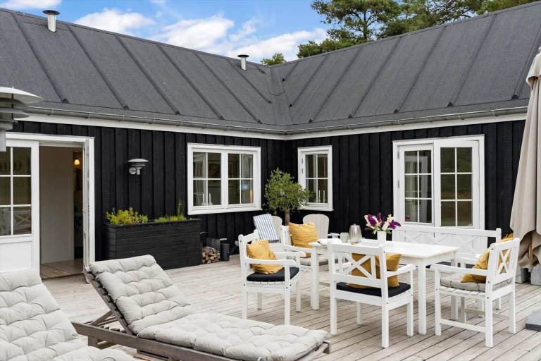 Ferienhaus mit Hund in Hals,  für max. 8 Gäste