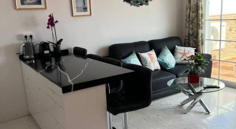 Fully equipped rental apartment with terrace, pool & yard | Next to the beach | Suitable for remote work | Dogs allowed — photo 2