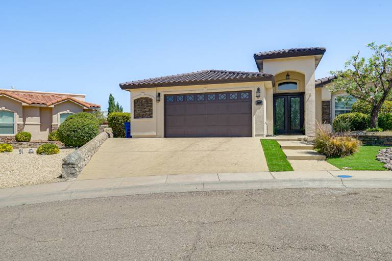 Family-Friendly El Paso Home: Hike, Shop & Explore — photo 3