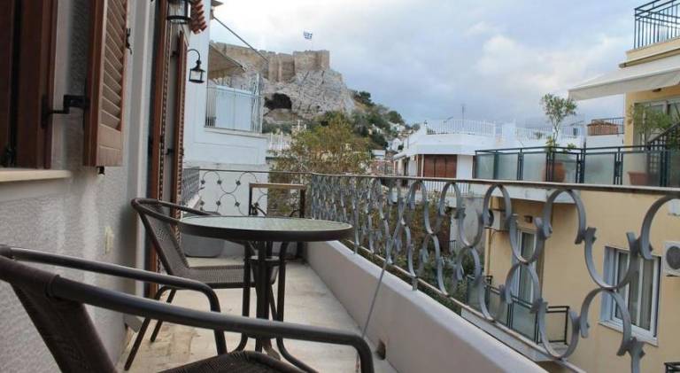 Charming rental apartment with patio | Near Acropolis of Athens | Good for workation | Dogs allowed — photo 2