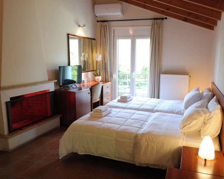 Accommodation Kiato