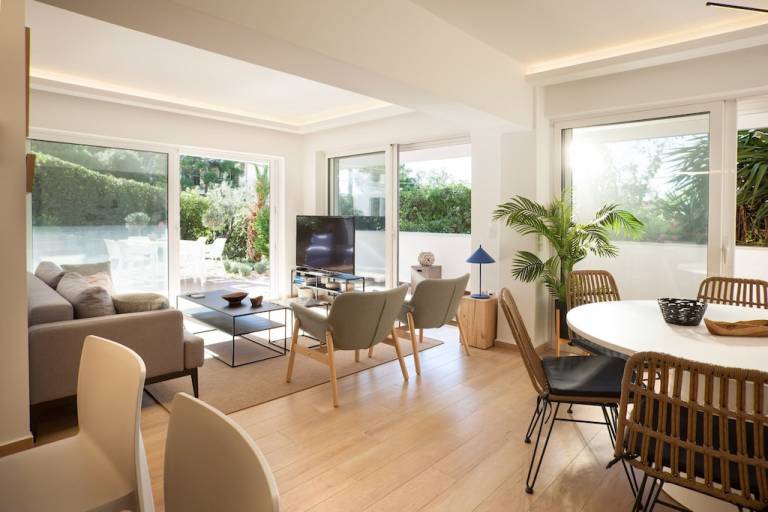 Condo Vouliagmeni