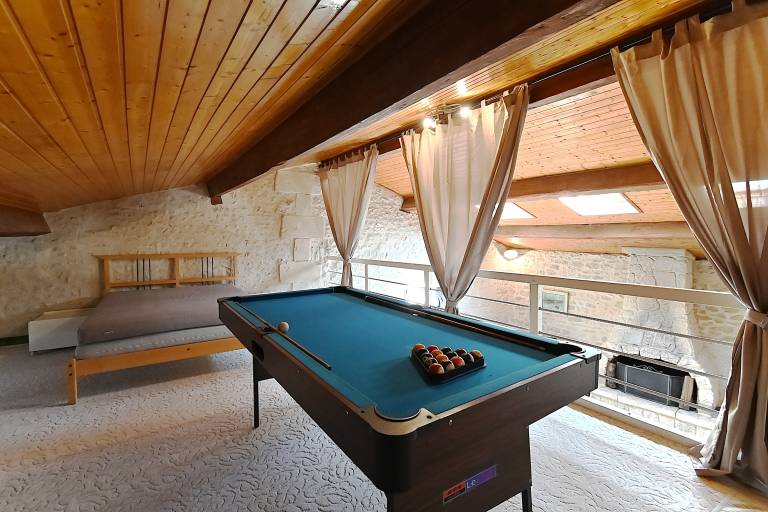 Children-friendly vacation home with pool, yard & BBQ | Dogs allowed — photo 3