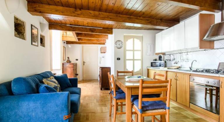 Rental apartment with hot tub | Close to Piazza del Plebiscito | Dogs allowed in Naples