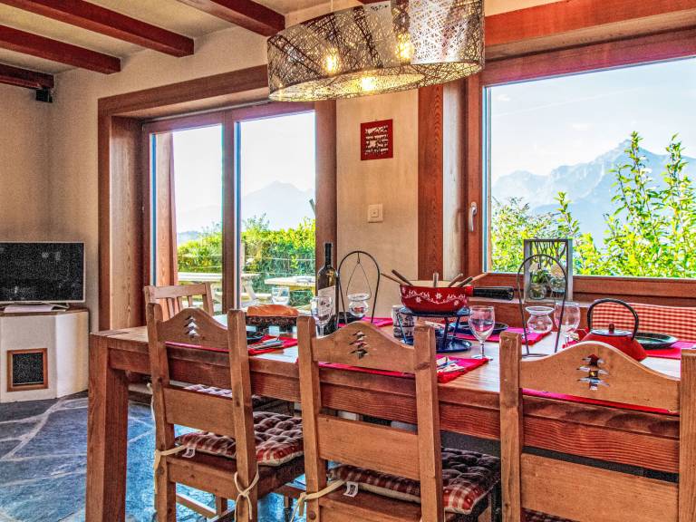 Vacation home with patio, yard & grill | Mountain view — photo 2