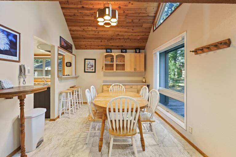 Vacation home with pool & jacuzzi — photo 3