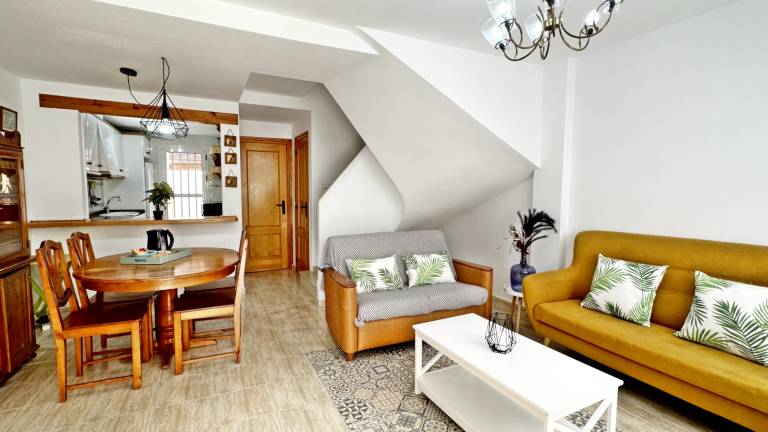 Rental apartment with patio, barbecue & pool — photo 4