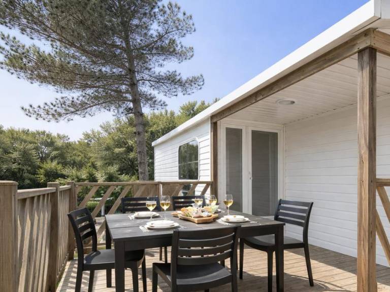 Mobile home with barbeque, heated pool & terrace — photo 4