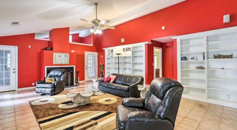 297 m&sup2; Ferienhaus