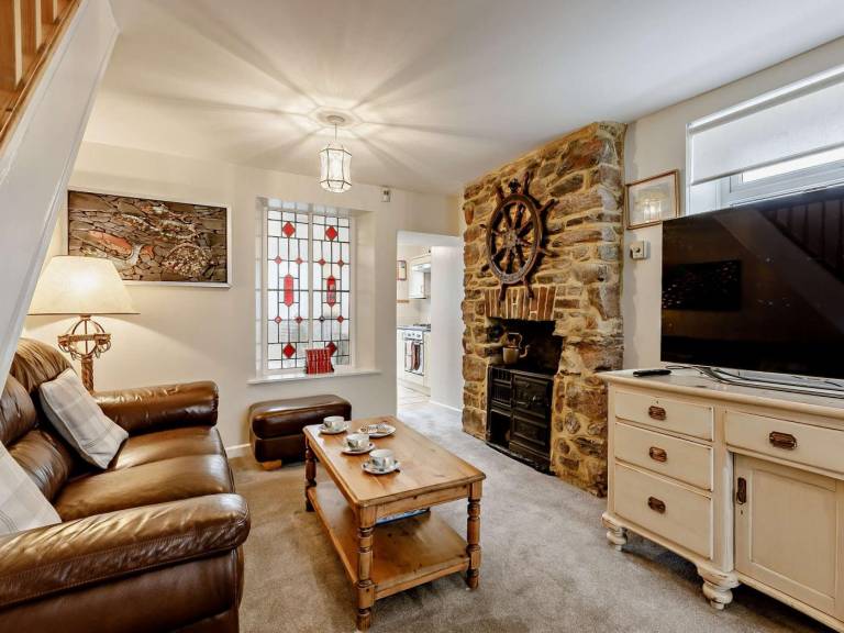 Fully equipped lovely cottage with garden | Water view | Pets allowed — photo 3