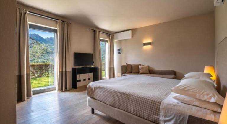 Apartment with pool in Camogli