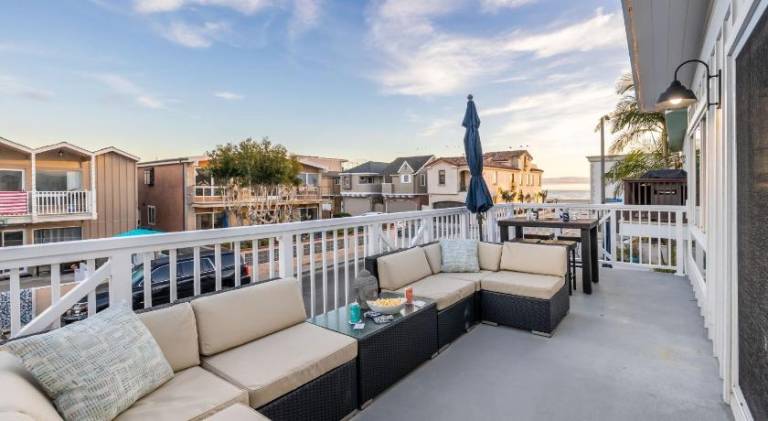 Big house | Close to the beach | Pet-friendly in Newport, CA