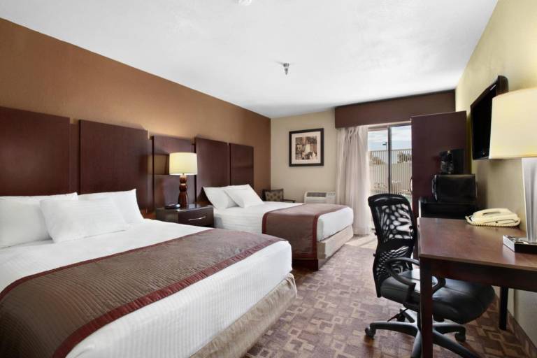 Rodeway Inn & Suites Chandler - Phoenix South I-10 — photo 2