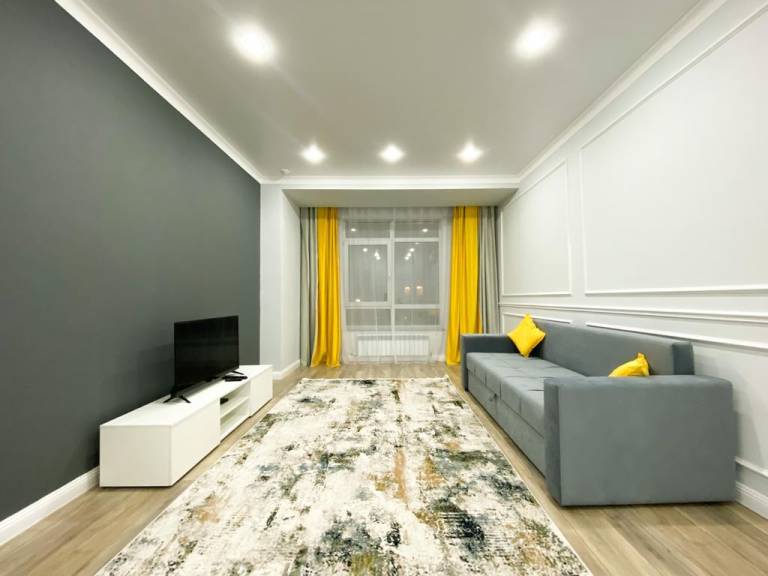 Apartment with yard — photo 2