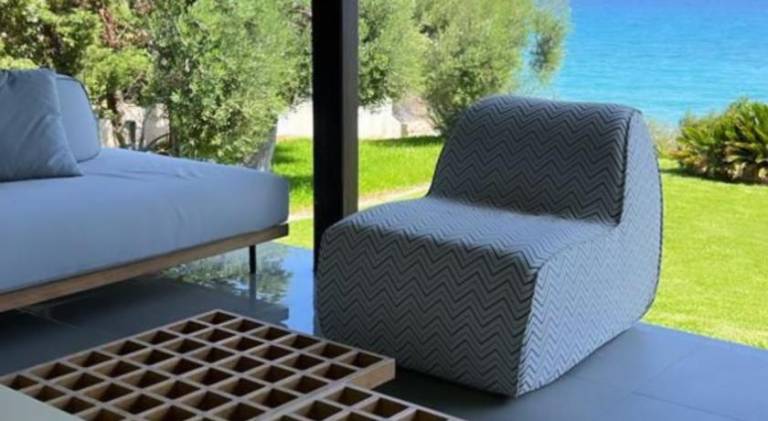 Iconic PRIVE beachfront villa Mola Kaliva — photo 5