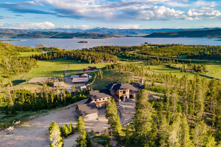 House Grand Lake