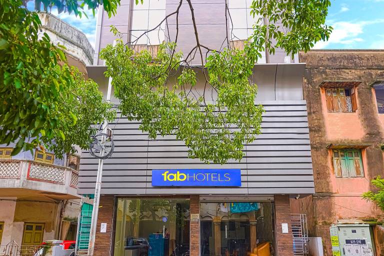 FabHotel Eros 211 Nr Sreebhumi