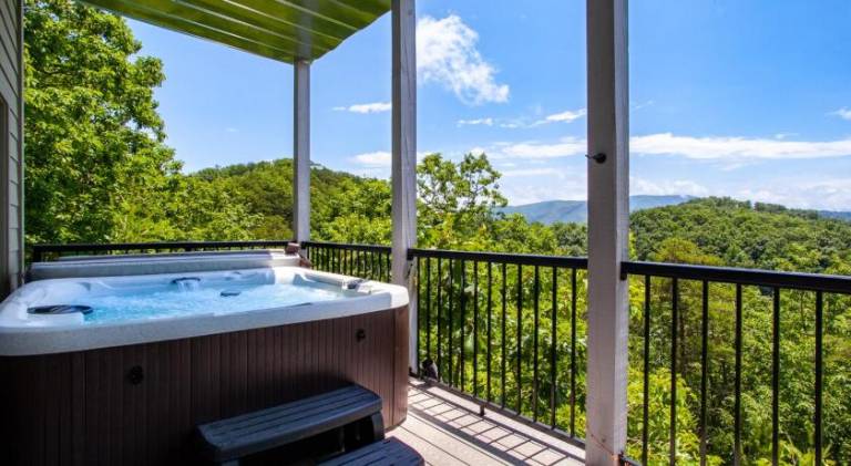 Falcons Lodge - Mtn View Hot Tub and Pool Table — photo 3