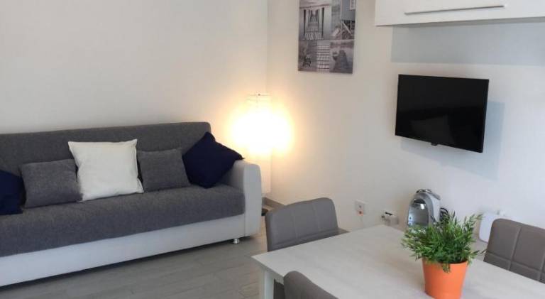 Holiday apartment with terrace in Ameglia