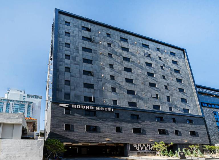 Busan Daeyeondong Hound Hotel