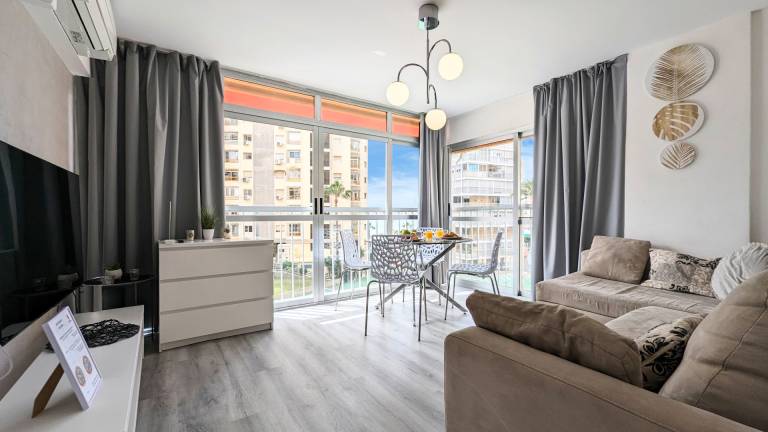 Fully equipped apartment | Sea view | Beach nearby | Pets allowed in Benidorm