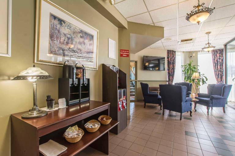 Quality Hotel & Suites — photo 5