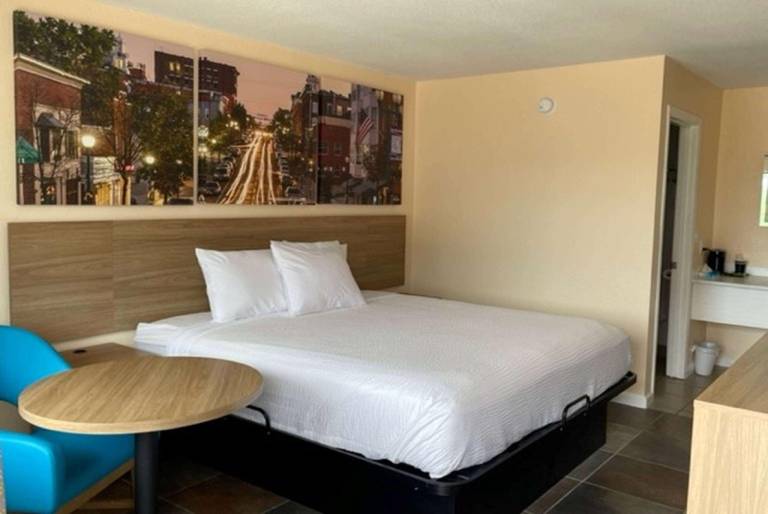 Days Inn by Wyndham Branson Near Theatre District — photo 5