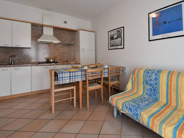 Apartment with pool & patio — photo 3