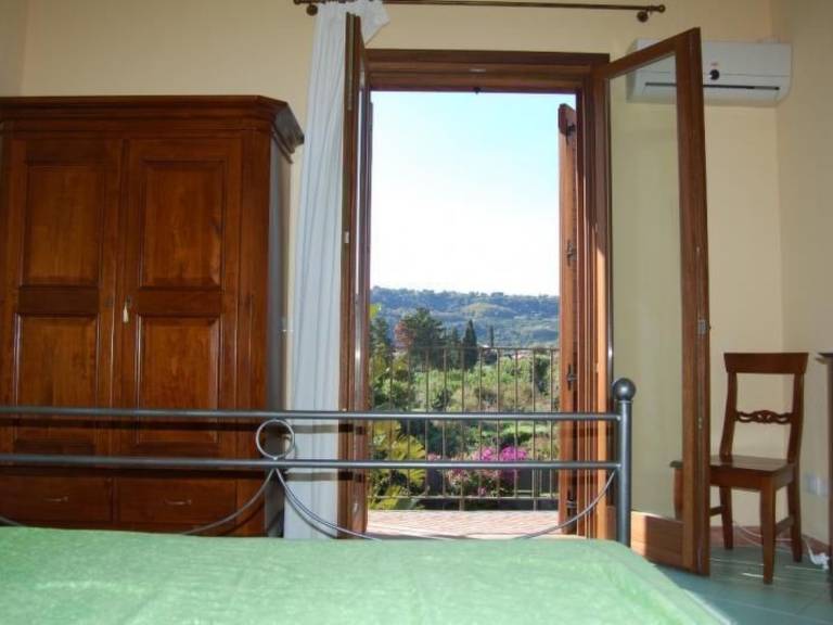 Holiday apartment with yard & pool | Dogs allowed — photo 2