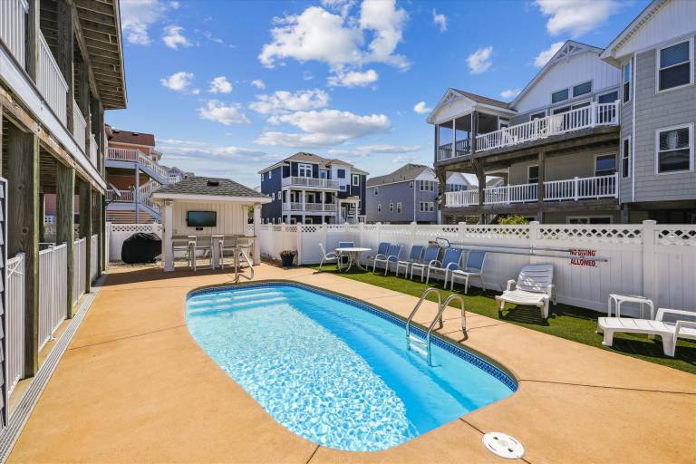 Vacation home with private pool, jacuzzi & terrace | Beach view in Outer Banks, NC