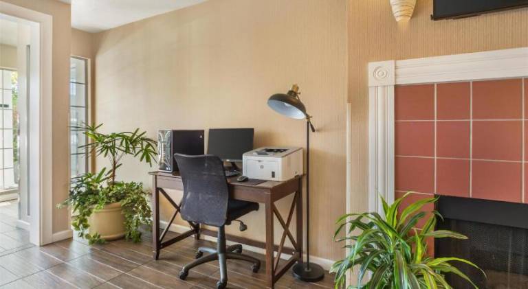 Best Western Luxury Inn — photo 5