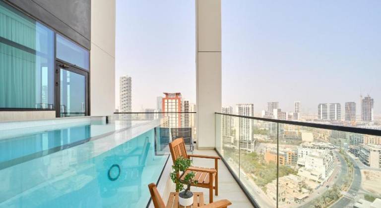 Rental apartment with private pool in Dubai