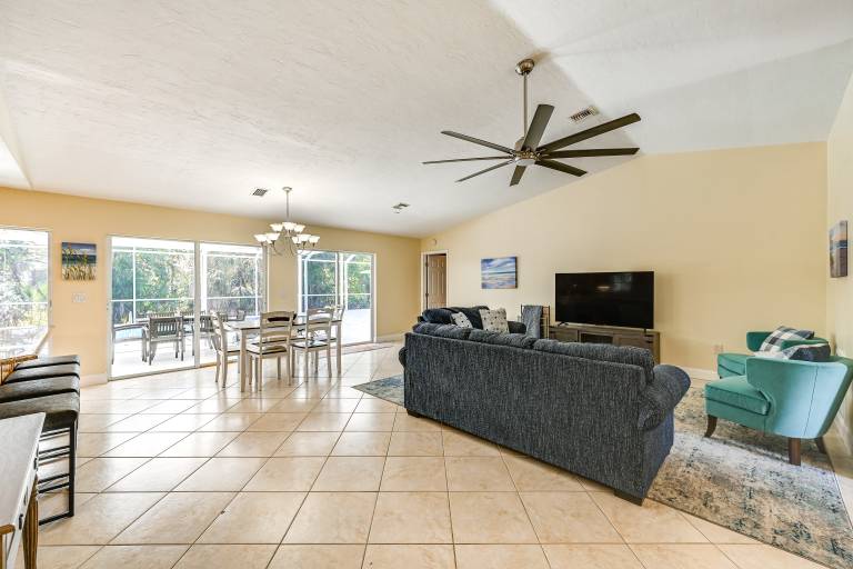 Hot Tub & Outdoor Pool: Bonita Springs Getaway! — photo 4