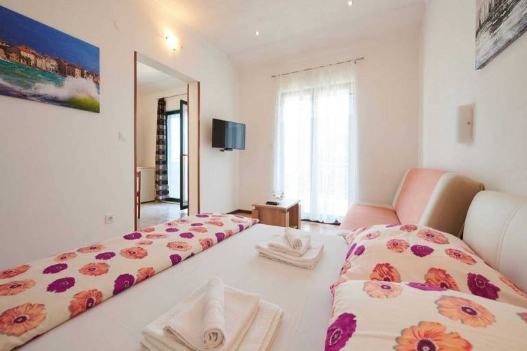 Pleasant rental apartment with patio, BBQ & garden | Next to the beach | Pets allowed — photo 2