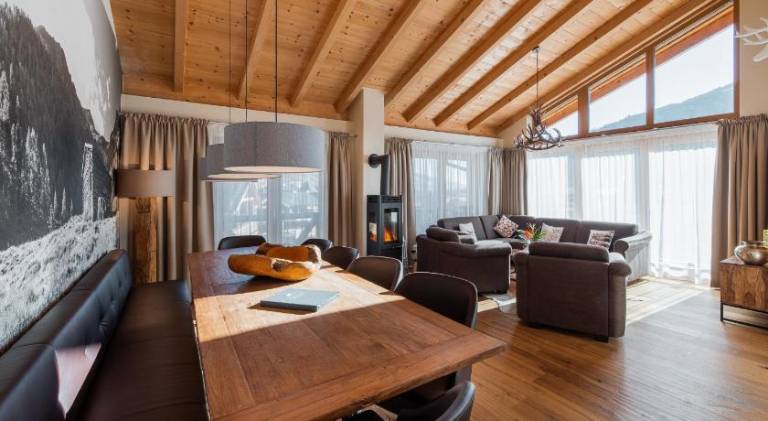 Serviced apartment with pool, sauna & patio — photo 3