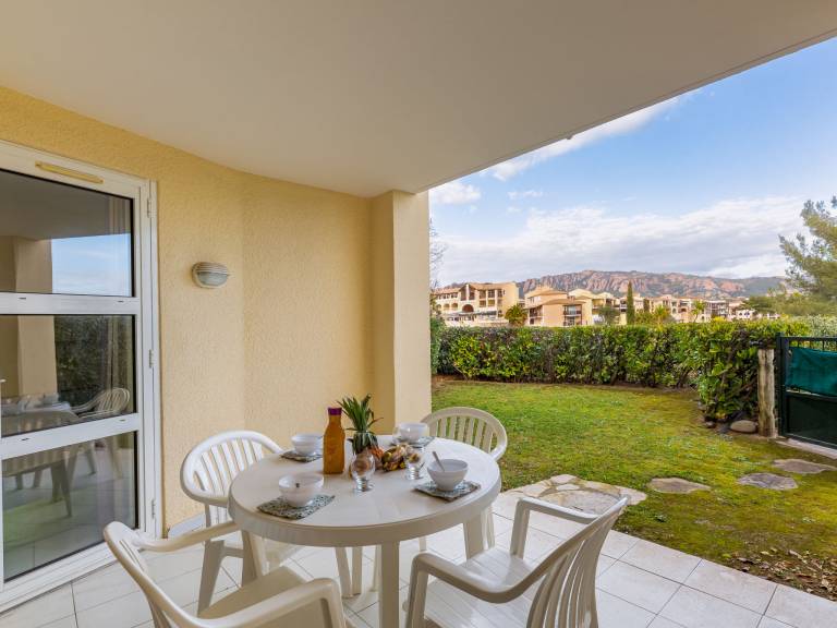 Child-friendly holiday apartment with terrace, pool & garden | Close to the beach | Pet-friendly — photo 2