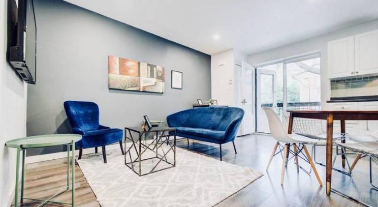 Charming 2 BD condo griffintown — photo 2