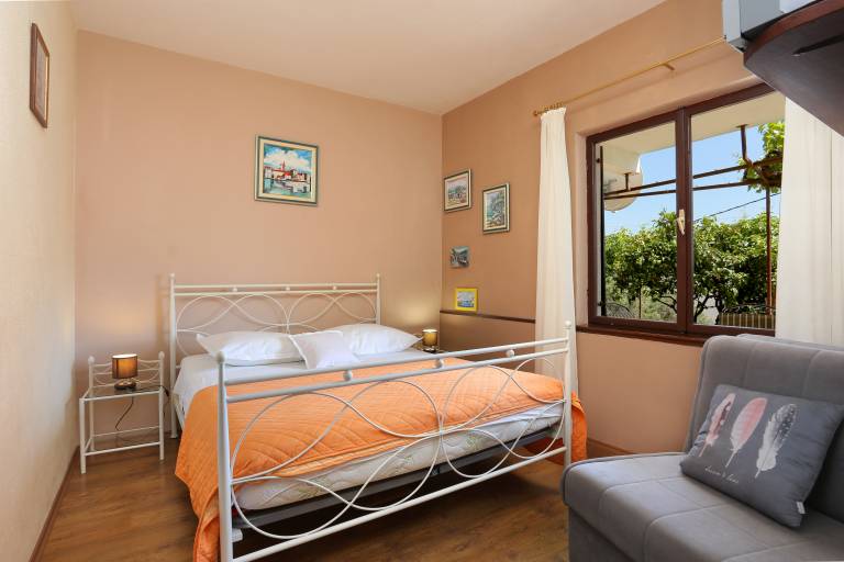 Studio flat with terrace Seget Vranjica, Trogir (AS-11273-a) — photo 4