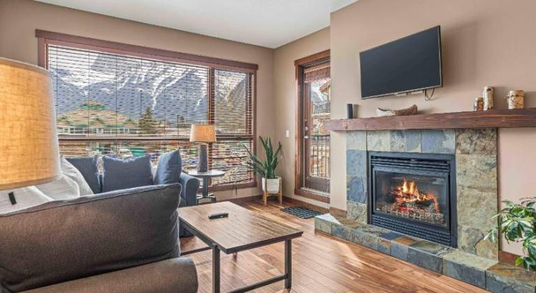 House with 2 rooms for 5 persons in Canmore, AB
