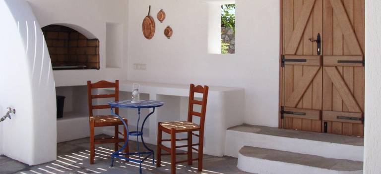 Santorini Suite with Jacuzzi 3 by Delfus — photo 5