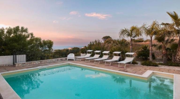 Villa with pool | Next to the beach | Pet-friendly in Alcamo