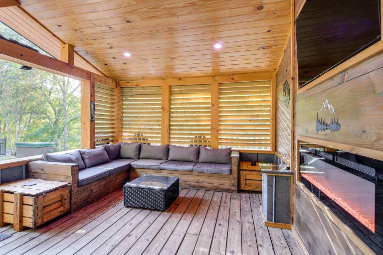 Sevierville Cabin 3 Mi to the Island! in Sevierville, TN