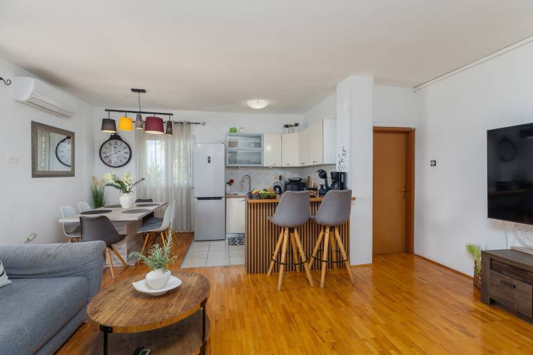 Three bedroom apartment with terrace and sea view Duće, Omiš (A-4663-b) — photo 3